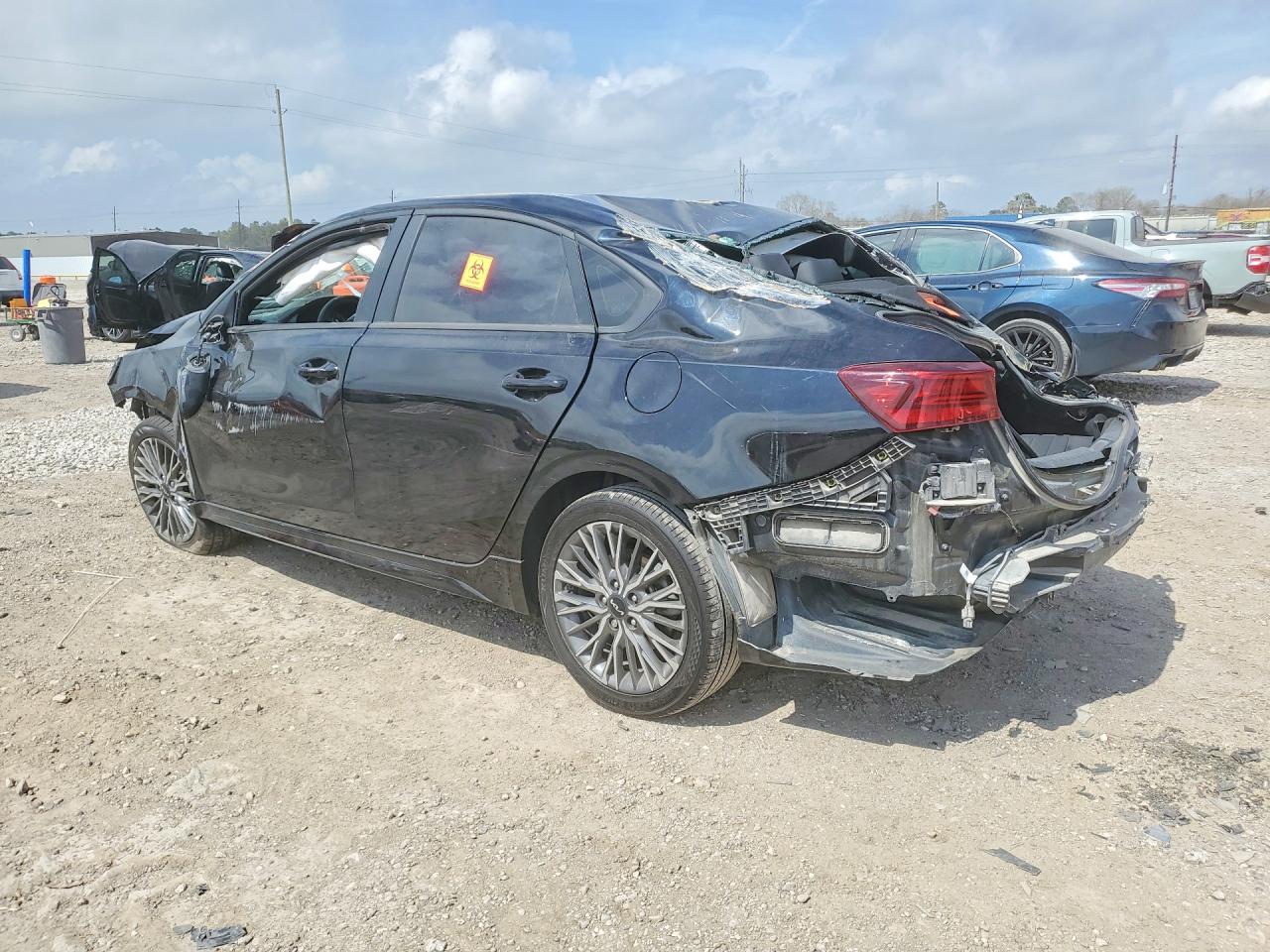 2024 KIA FORTE GT-LINE photo 3