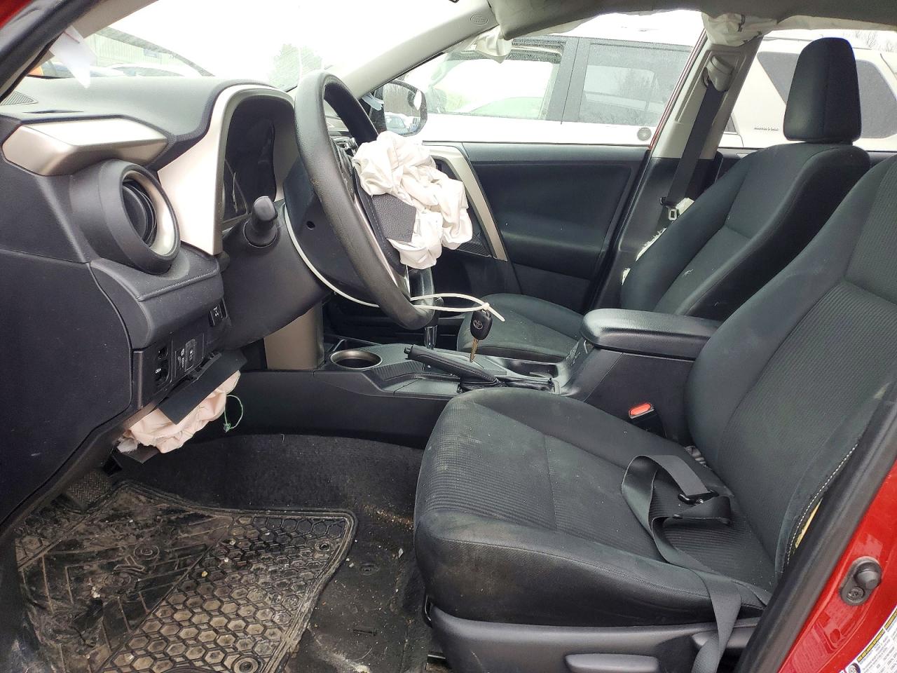 2015 TOYOTA RAV4 LE photo 7