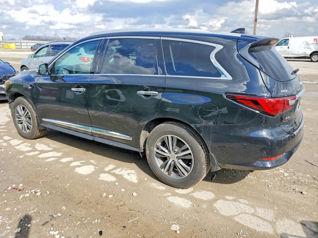 2020 INFINITI QX60 LUXE photo 4