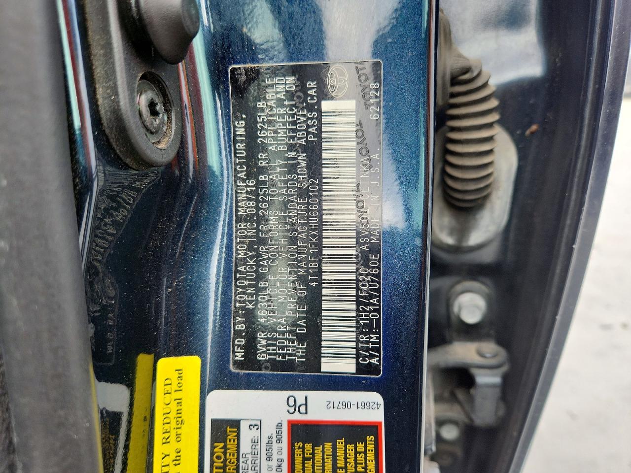 2017 TOYOTA CAMRY LE photo 23