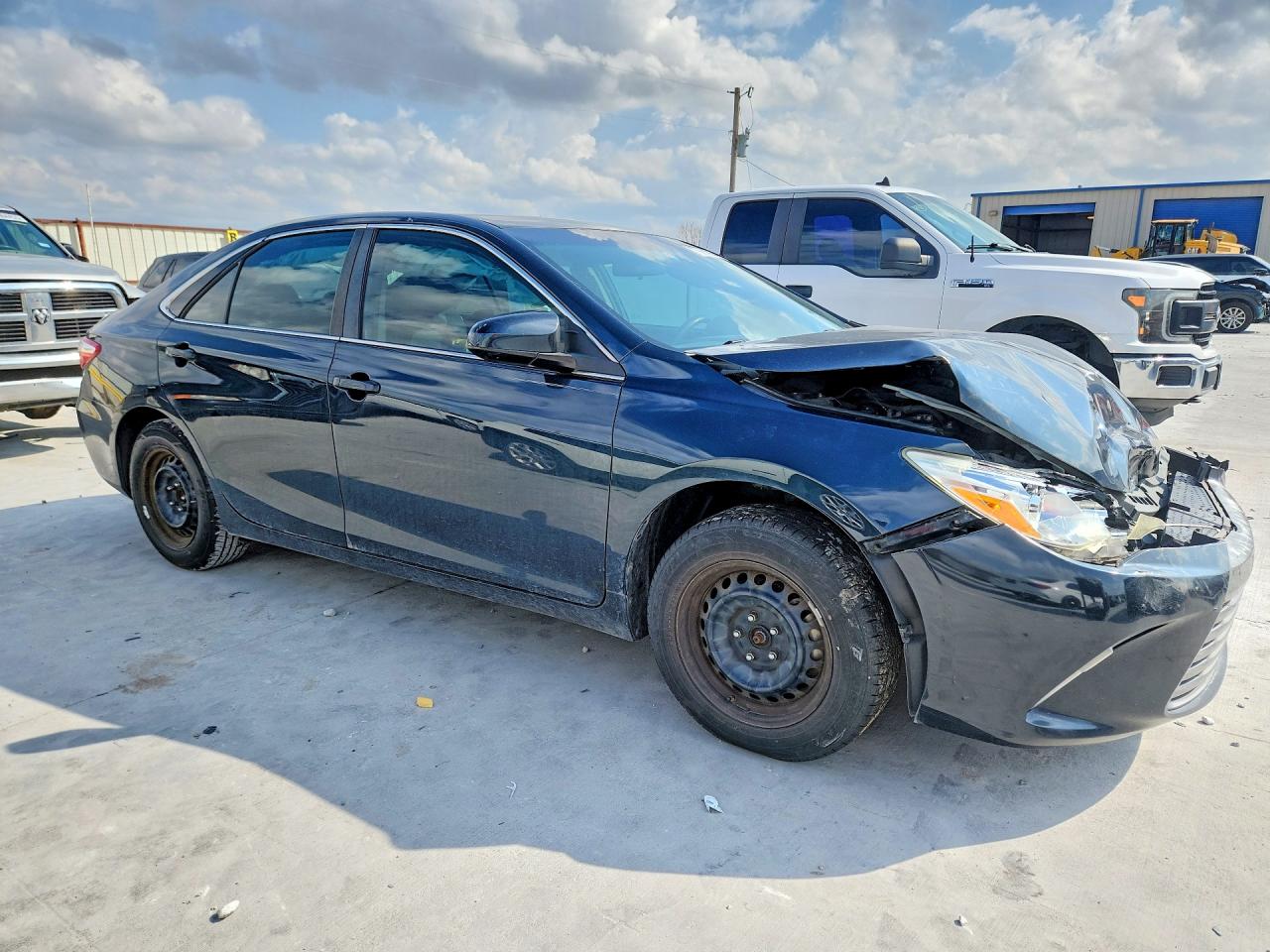 2017 TOYOTA CAMRY LE photo 7