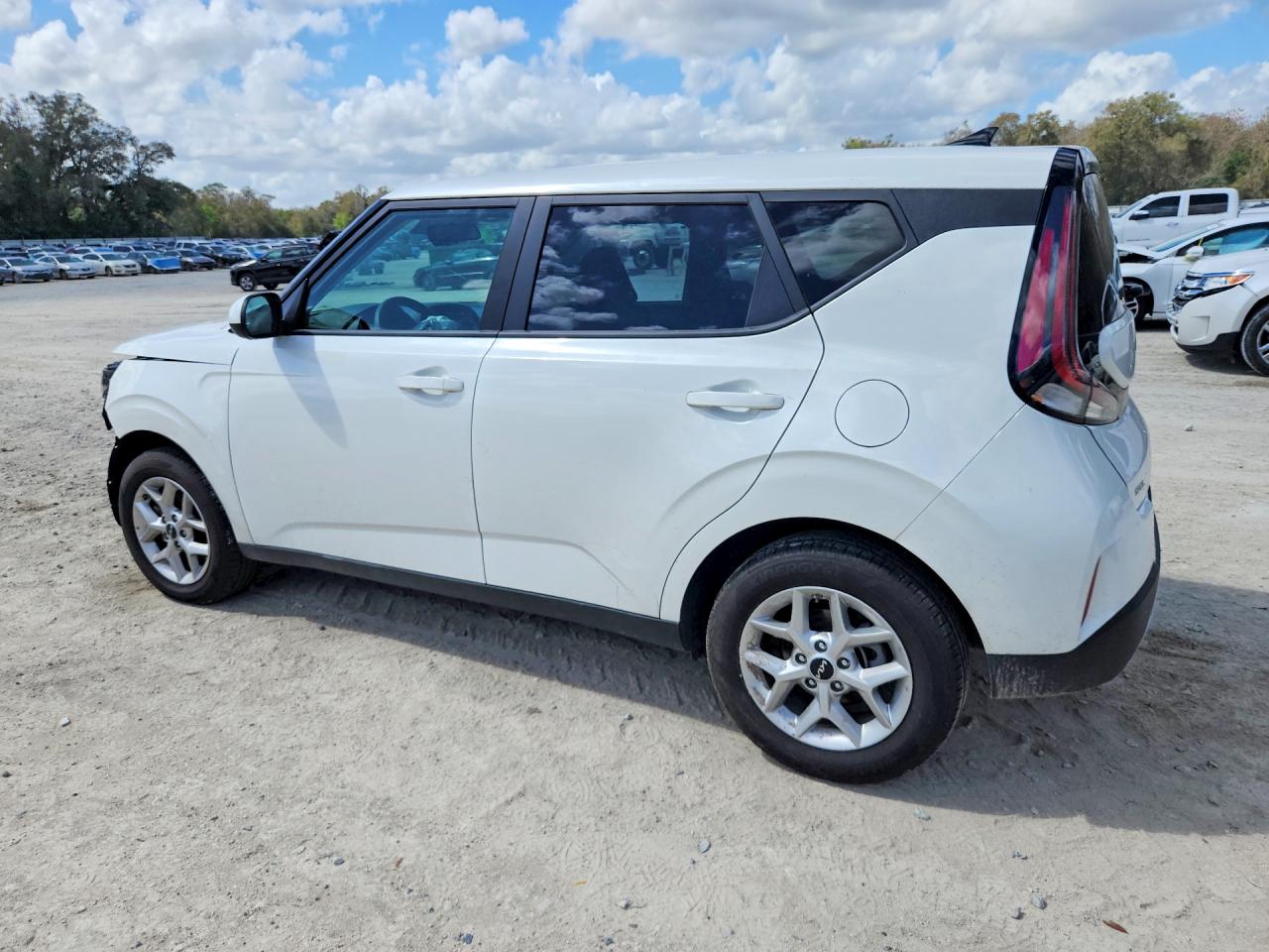 2025 KIA SOUL LX photo 4