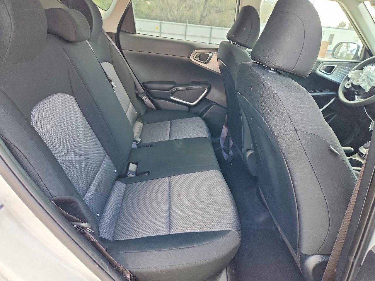 2025 KIA SOUL LX photo 28