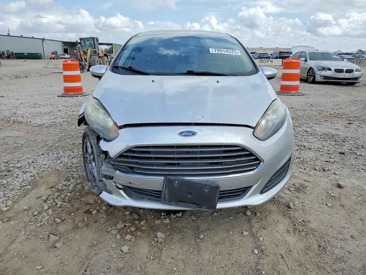 2018 FORD FIESTA SE photo 5