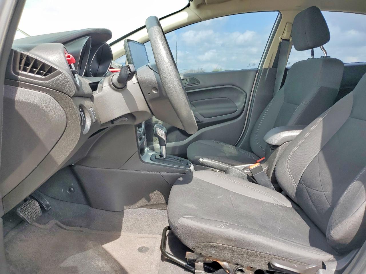 2018 FORD FIESTA SE photo 7