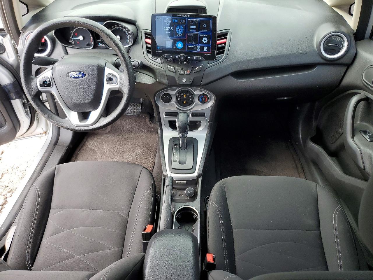 2018 FORD FIESTA SE photo 8
