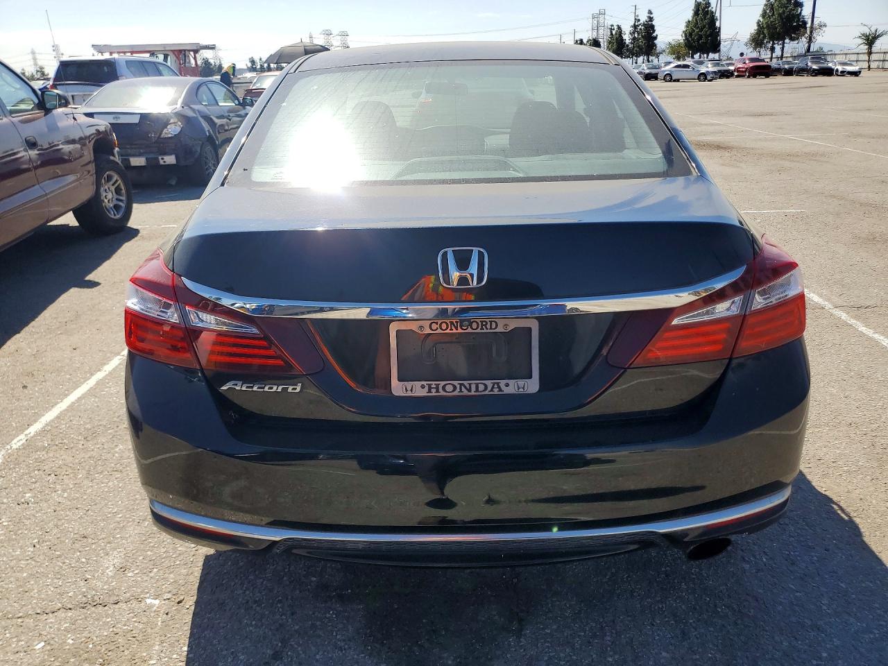 2016 HONDA ACCORD LX photo 6