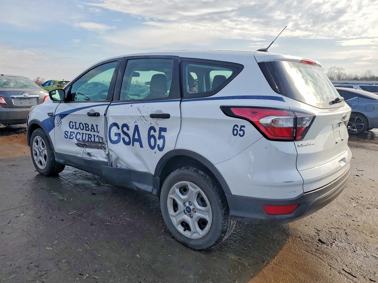 2018 FORD ESCAPE S photo 3
