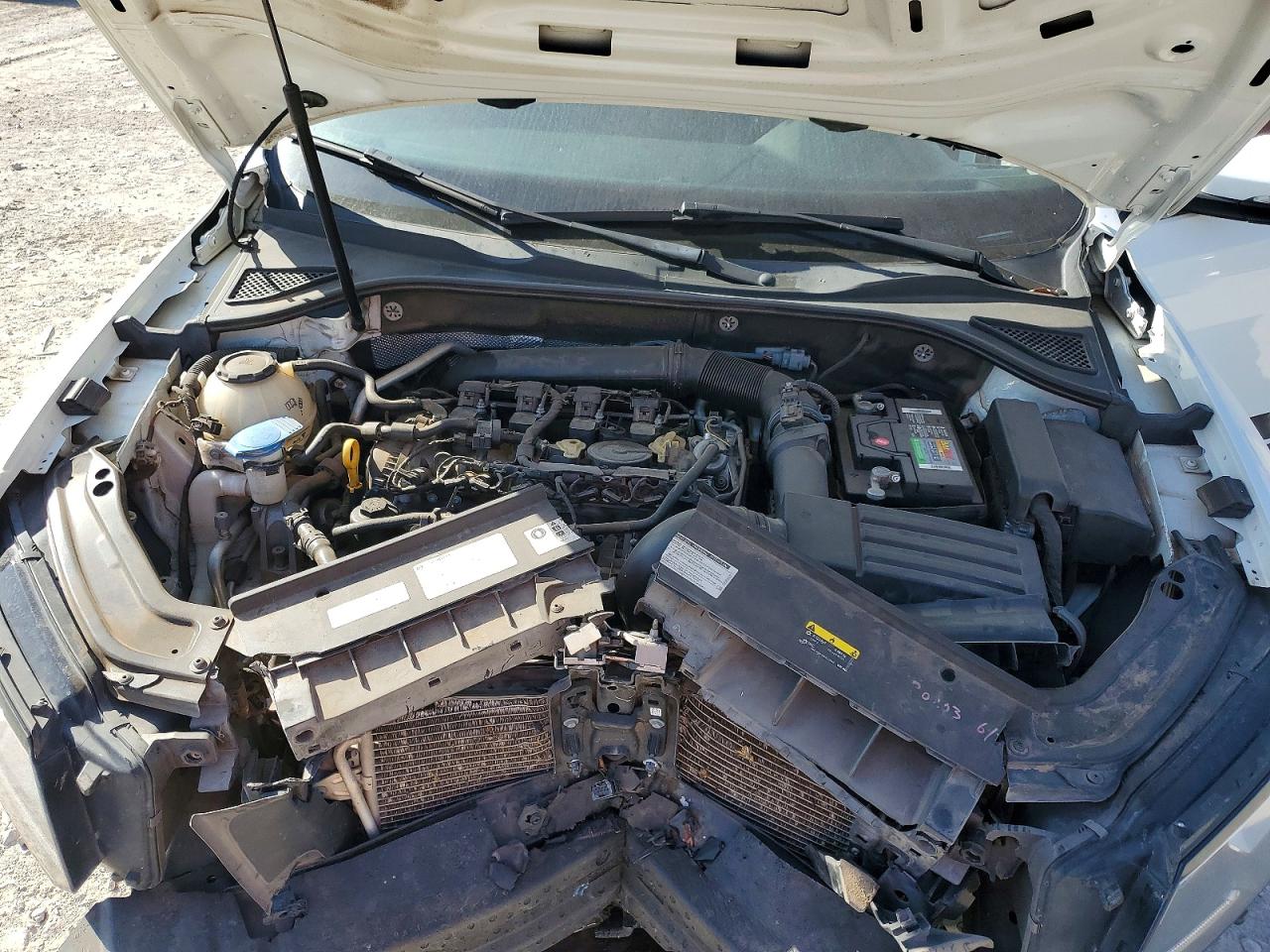 2018 VOLKSWAGEN PASSAT S photo 21