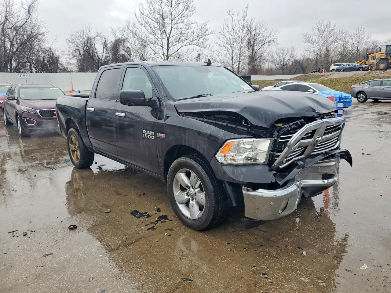 2017 RAM 1500 SLT photo 4