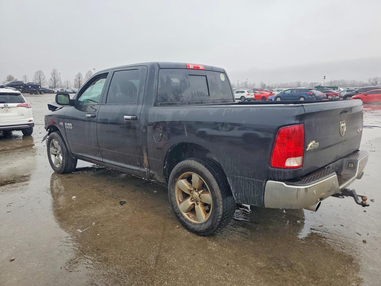2017 RAM 1500 SLT photo 2