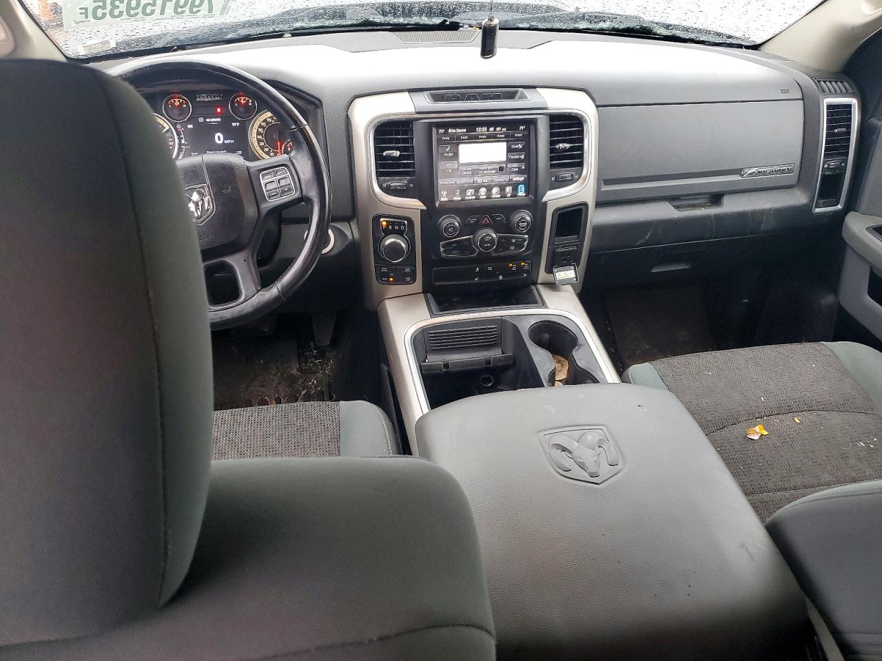 2017 RAM 1500 SLT photo 8