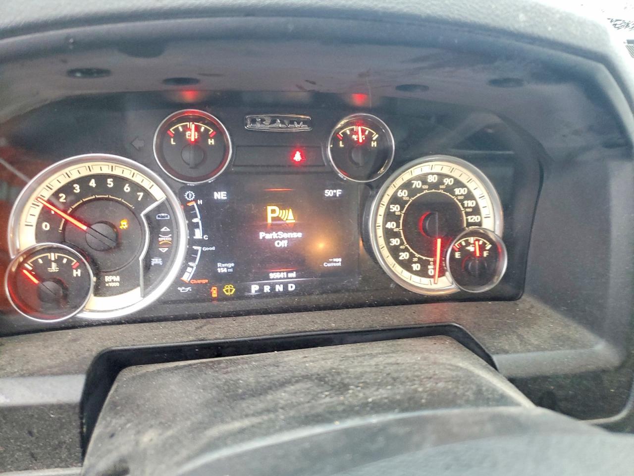 2017 RAM 1500 SLT photo 9