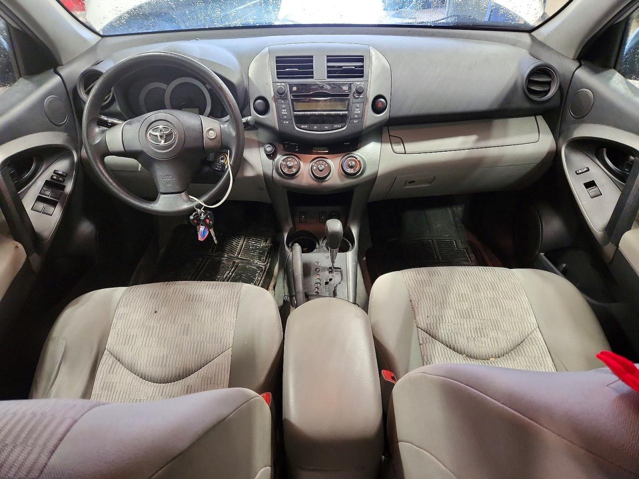 2011 TOYOTA RAV4 photo 8