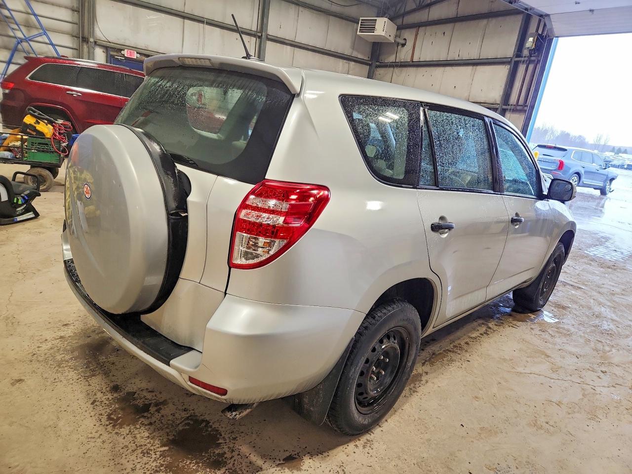 2011 TOYOTA RAV4 photo 3