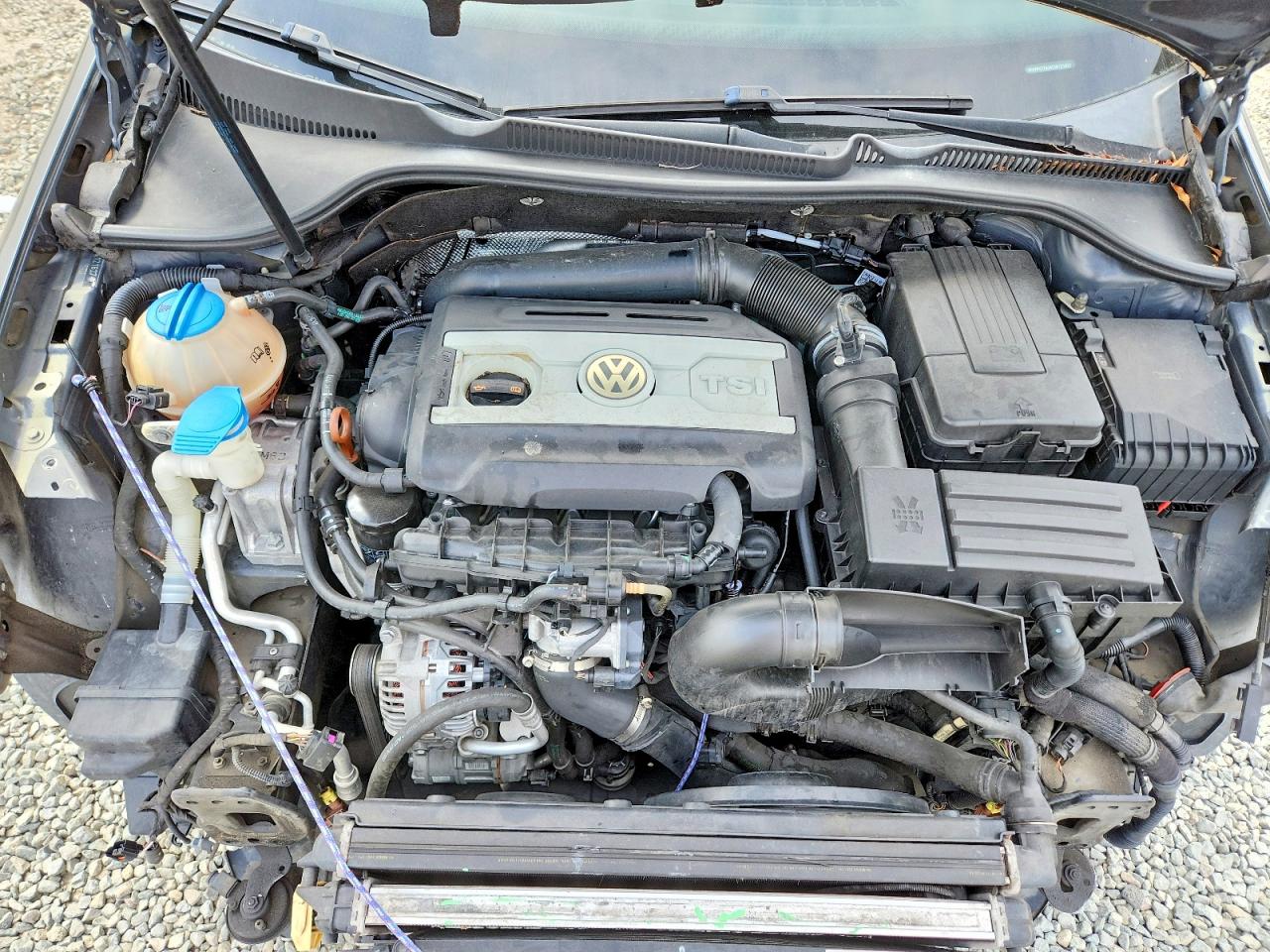 2013 VOLKSWAGEN GTI photo 21