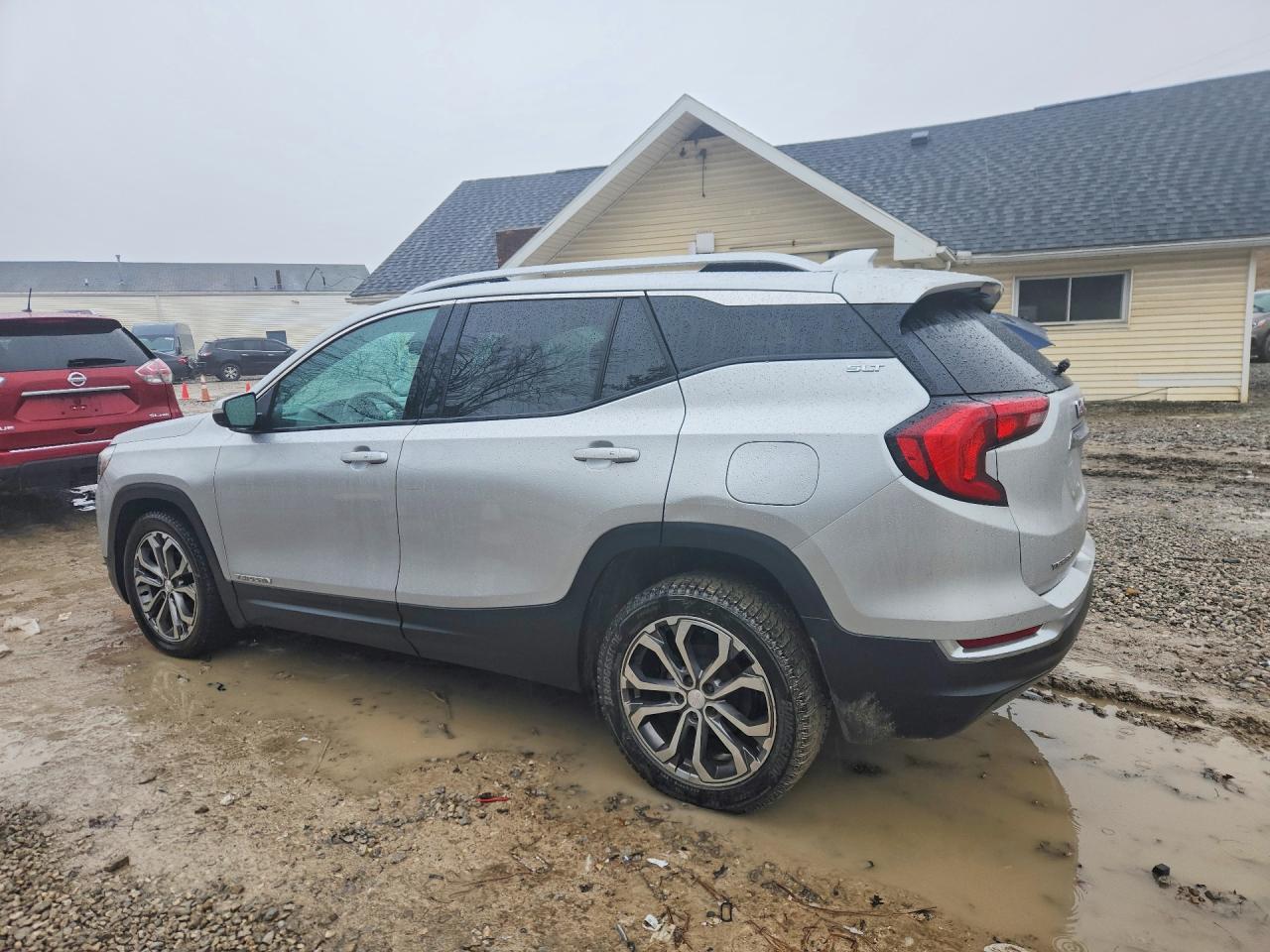 2019 GMC TERRAIN SLT photo 3