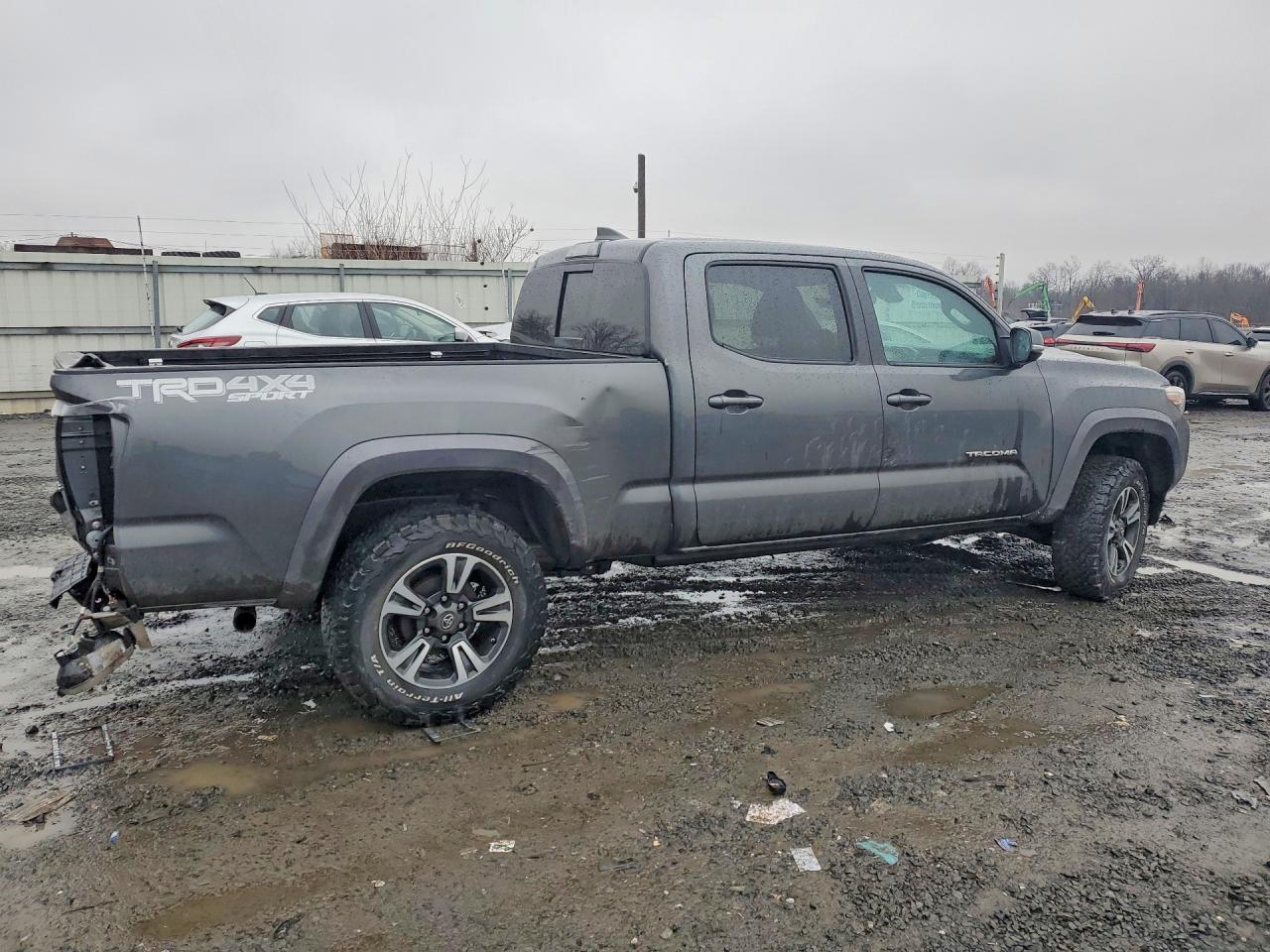 2019 TOYOTA TACOMA TRD SPORT photo 3