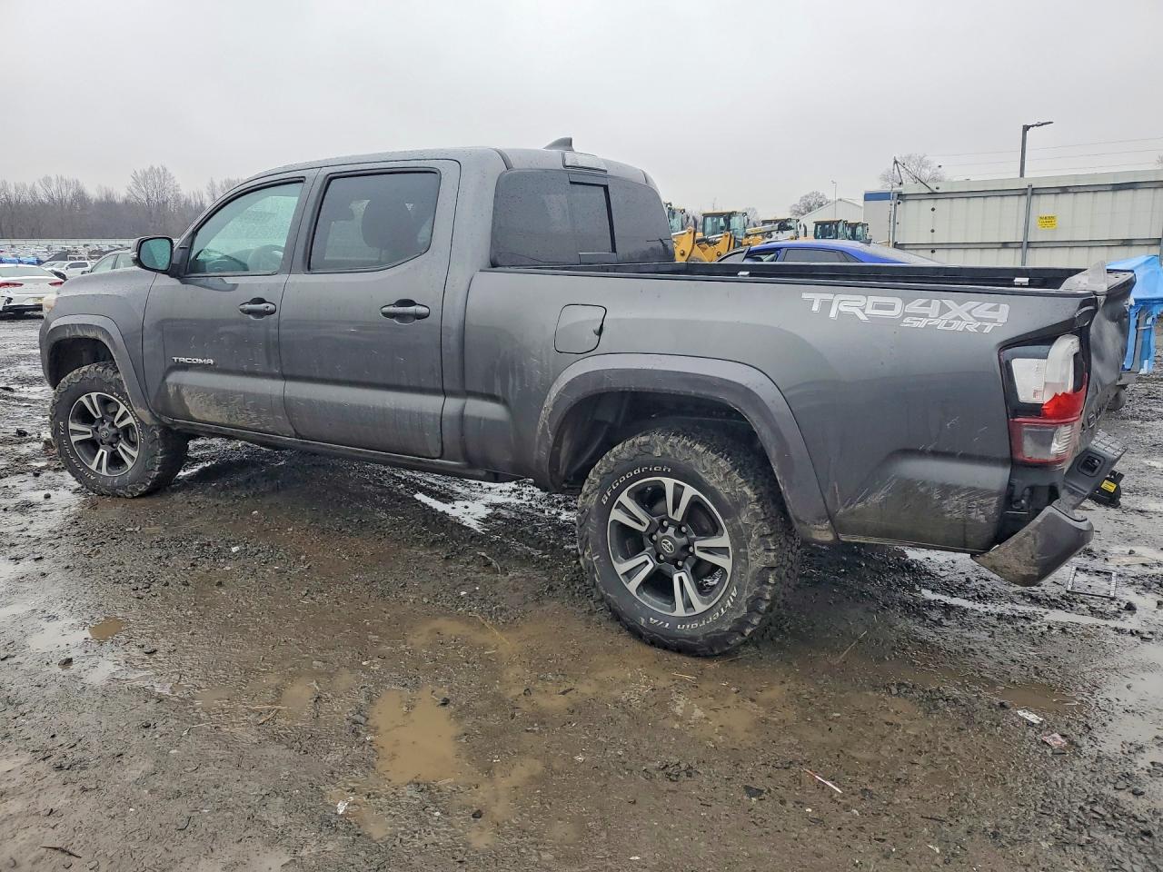 2019 TOYOTA TACOMA TRD SPORT photo 2