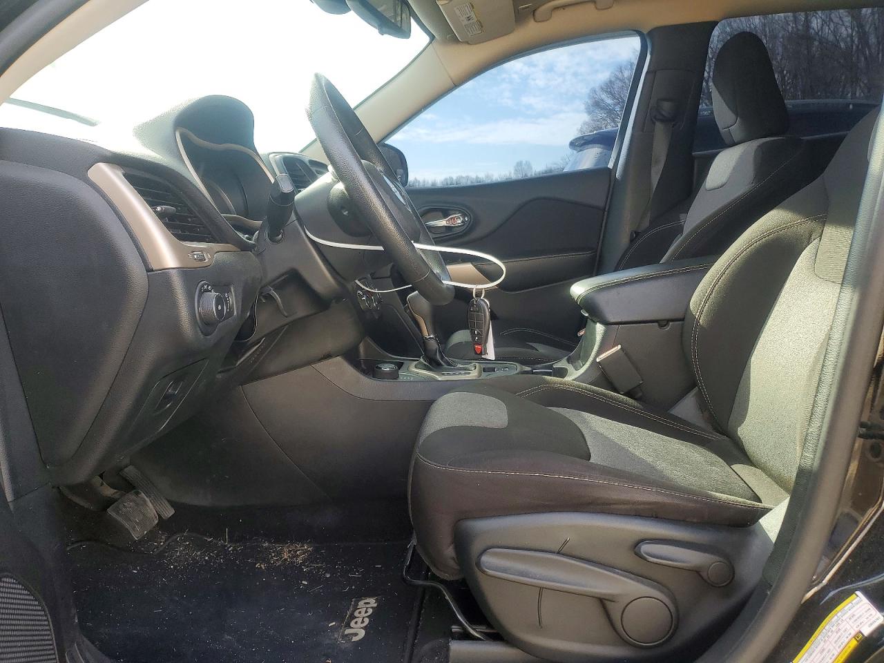 2018 JEEP CHEROKEE photo 13