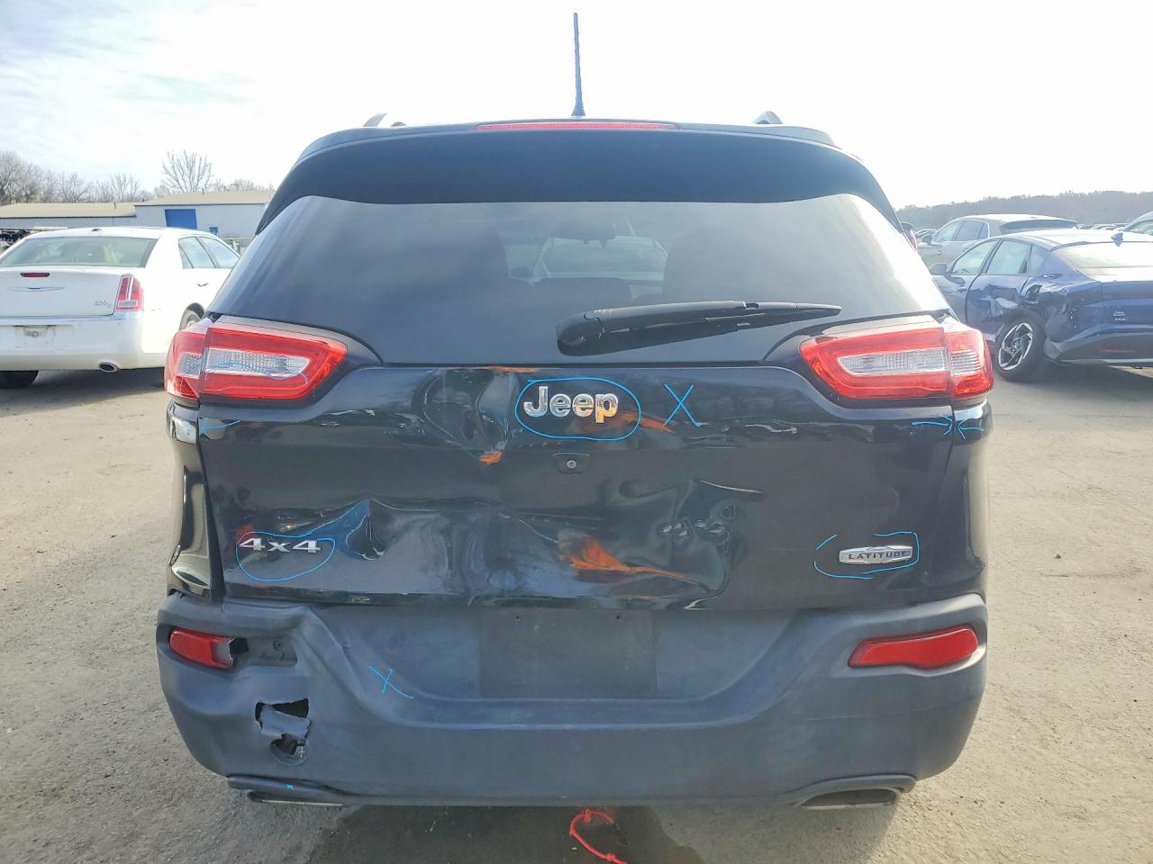 2018 JEEP CHEROKEE photo 11