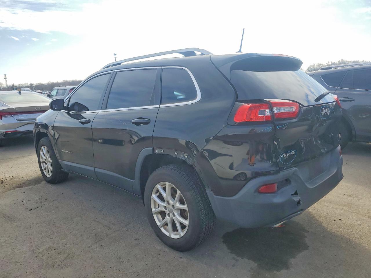 2018 JEEP CHEROKEE photo 3
