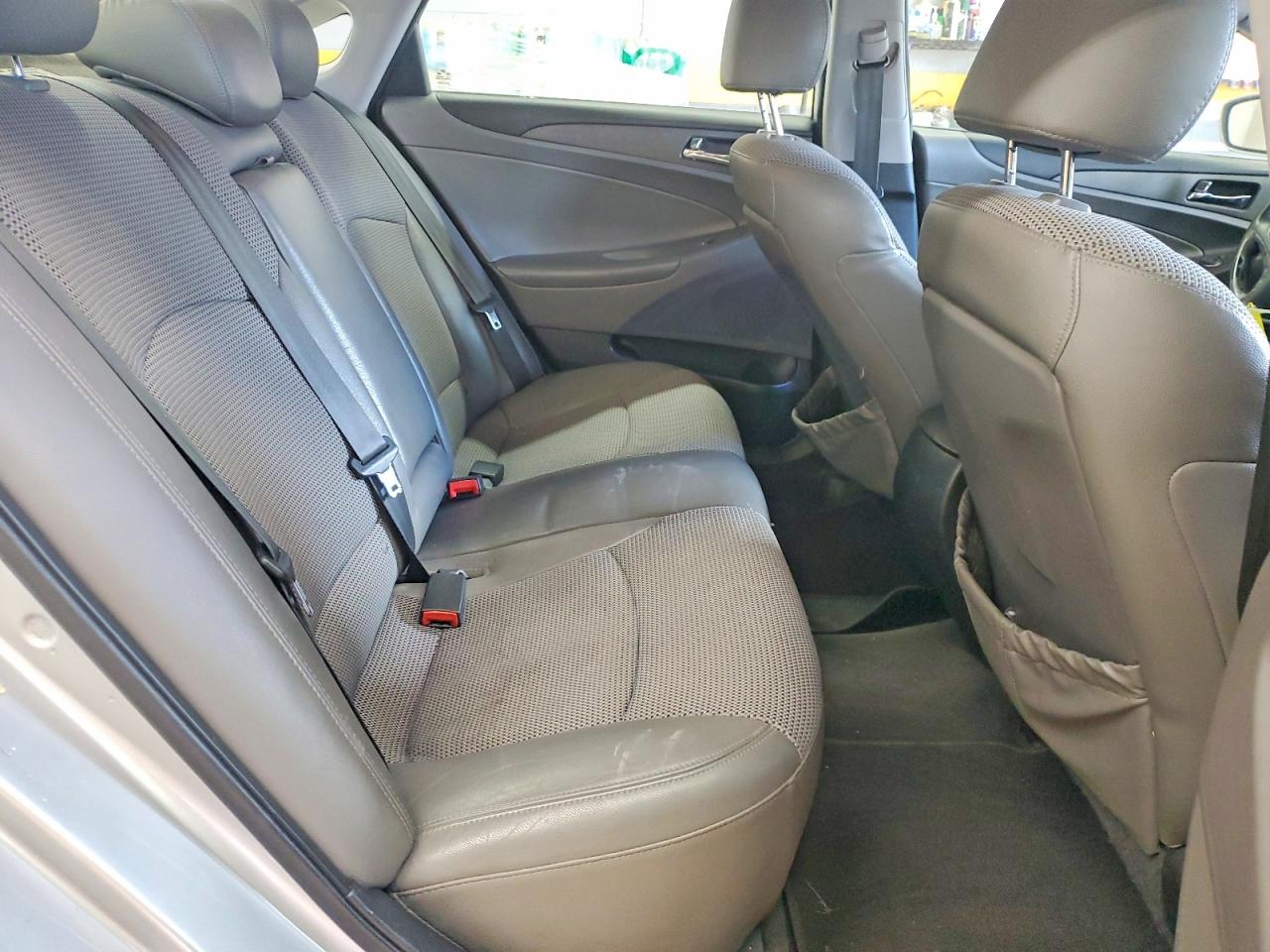 2011 HYUNDAI SONATA SE photo 10
