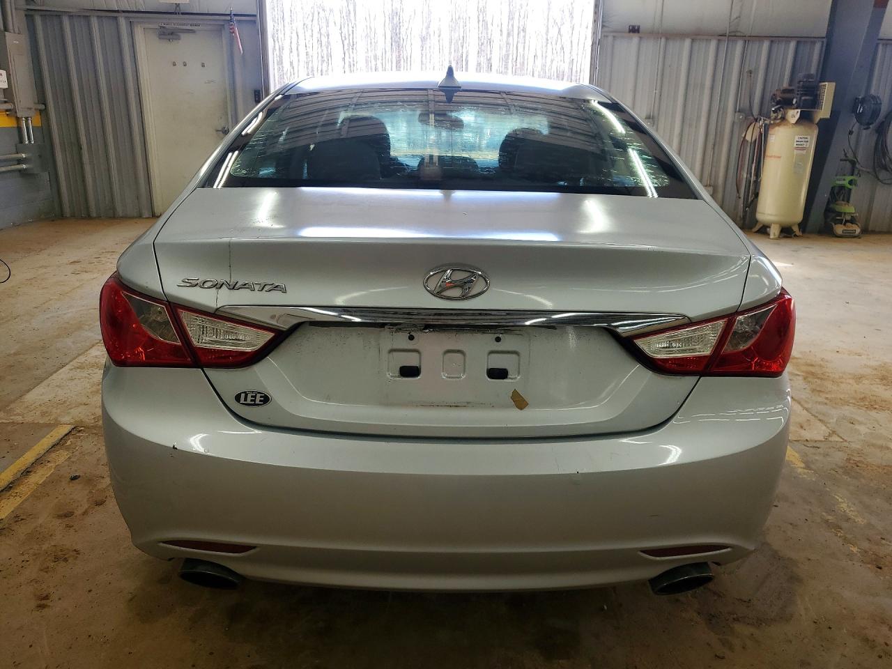 2011 HYUNDAI SONATA SE photo 6