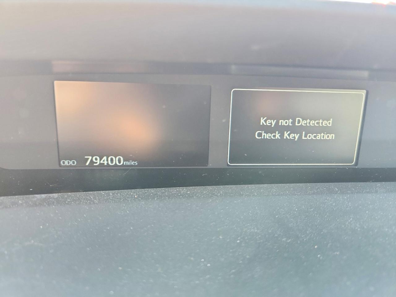 2018 TOYOTA PRIUS FOUR photo 9