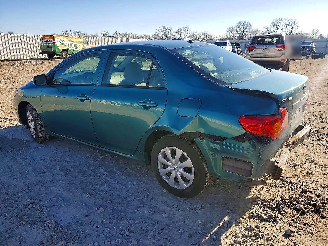 2010 TOYOTA COROLLA LE photo 3
