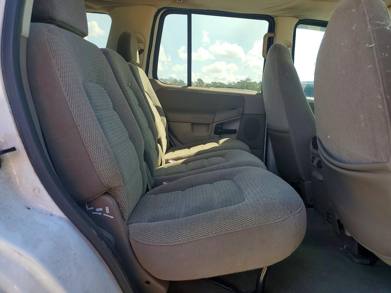 2002 FORD EXPLORER XLT photo 11