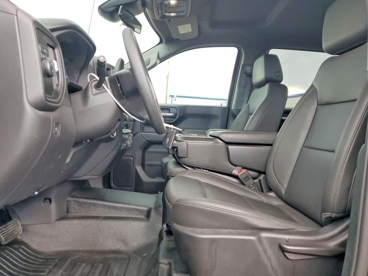 2023 CHEVROLET SILVERADO C1500 photo 13