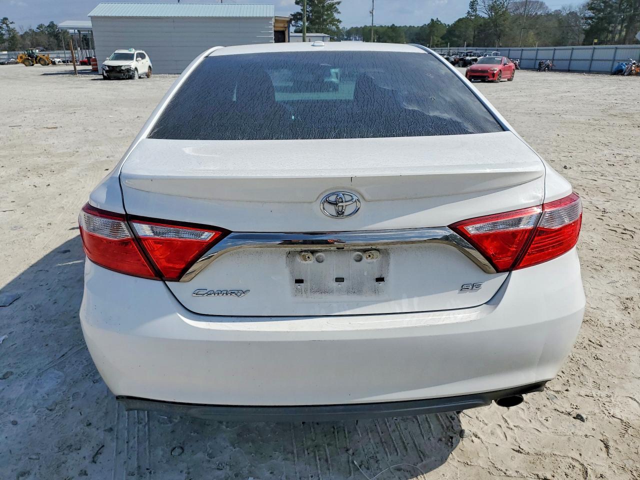 2017 TOYOTA CAMRY SE photo 16