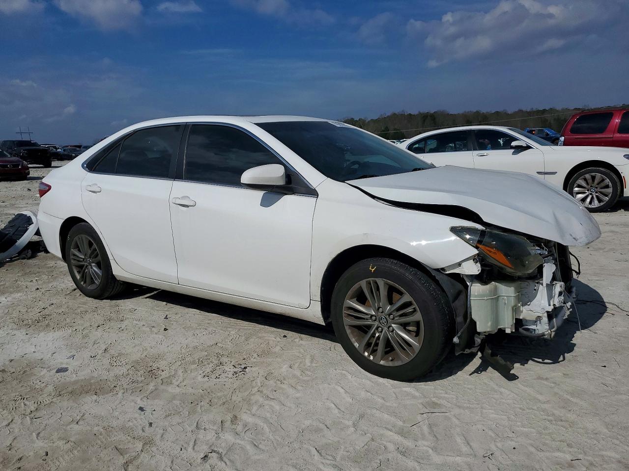 2017 TOYOTA CAMRY SE photo 10