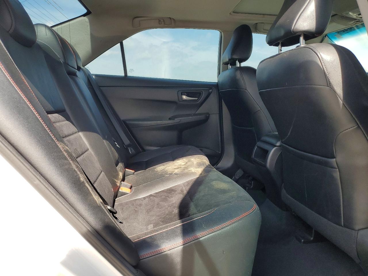 2017 TOYOTA CAMRY SE photo 28