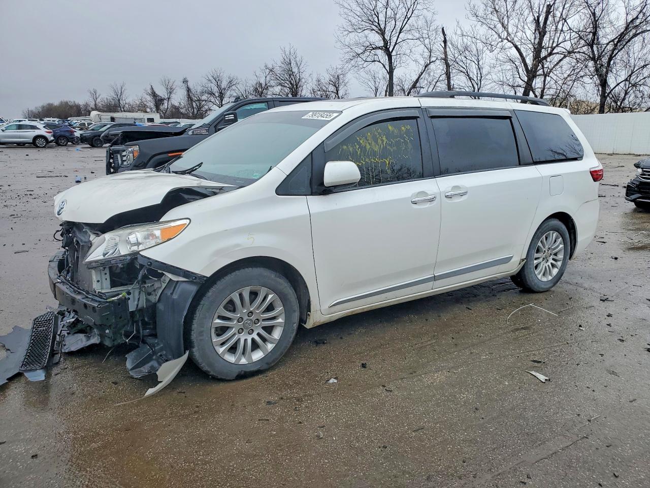 2017 TOYOTA SIENNA