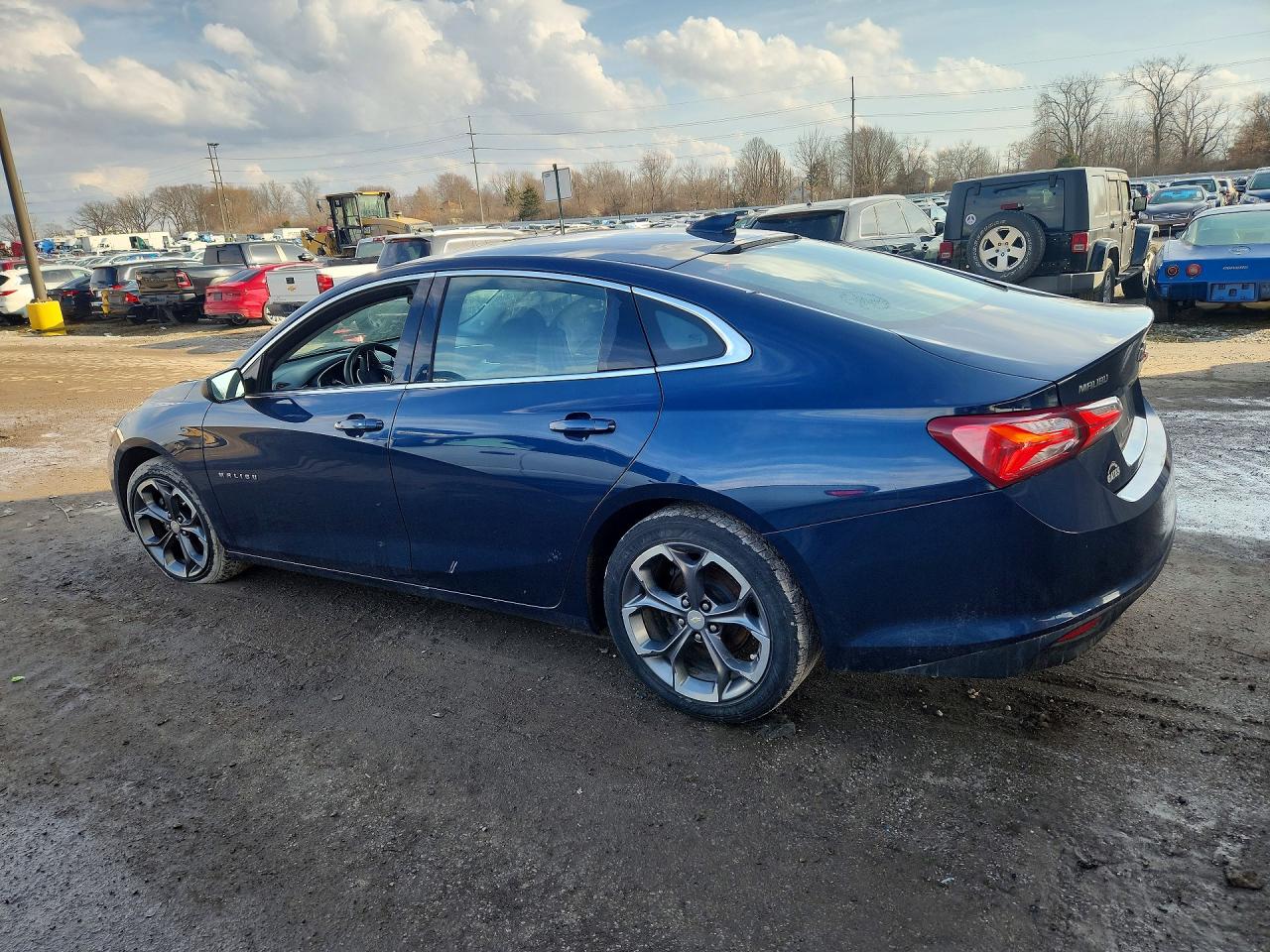 2020 CHEVROLET MALIBU LT photo 2