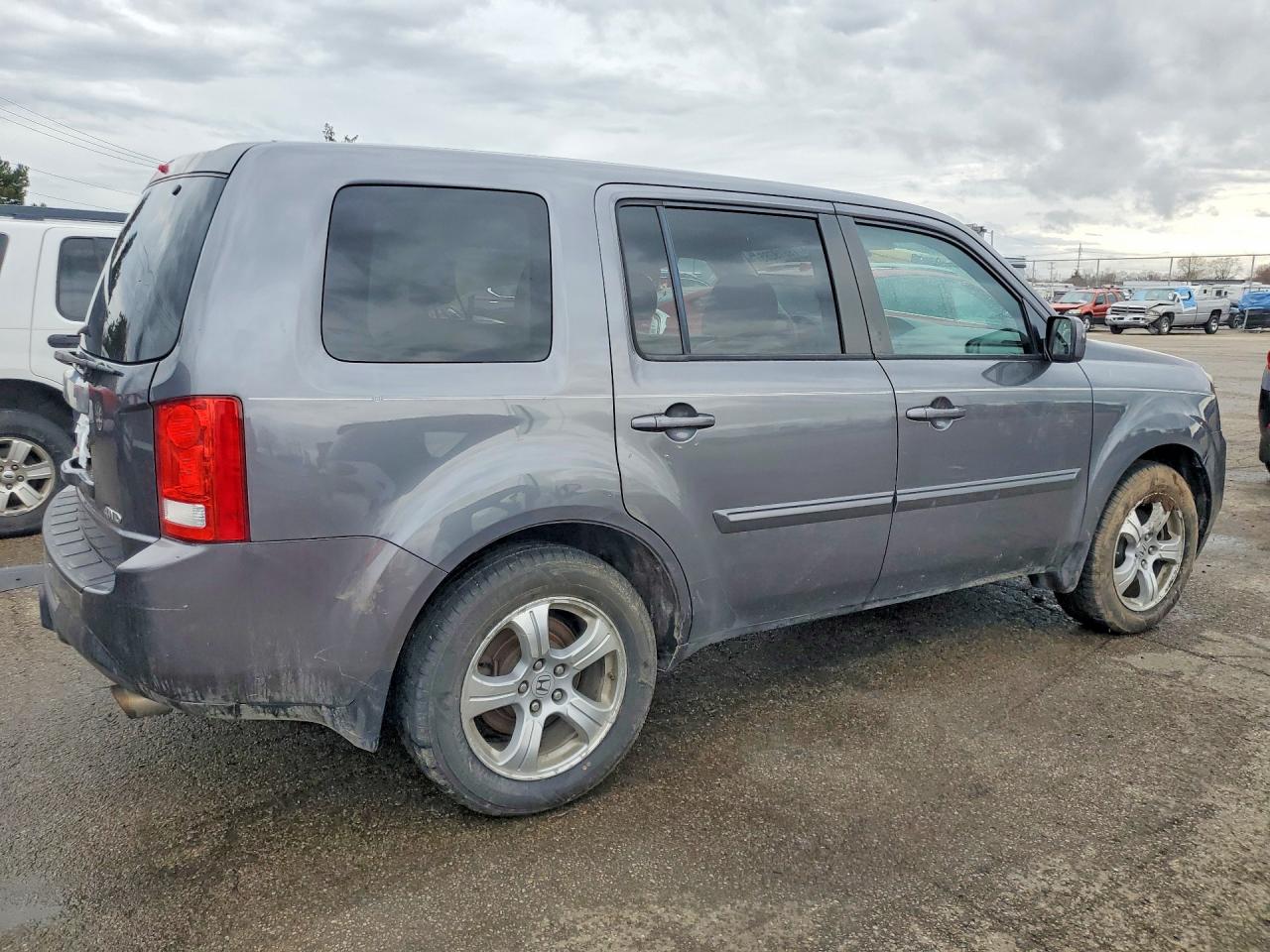2015 HONDA PILOT EXL photo 5