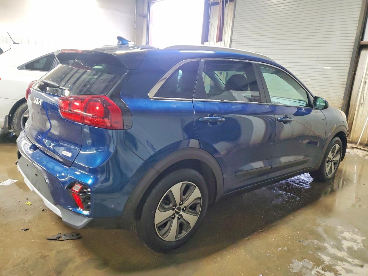 2022 KIA NIRO LX FWD photo 3