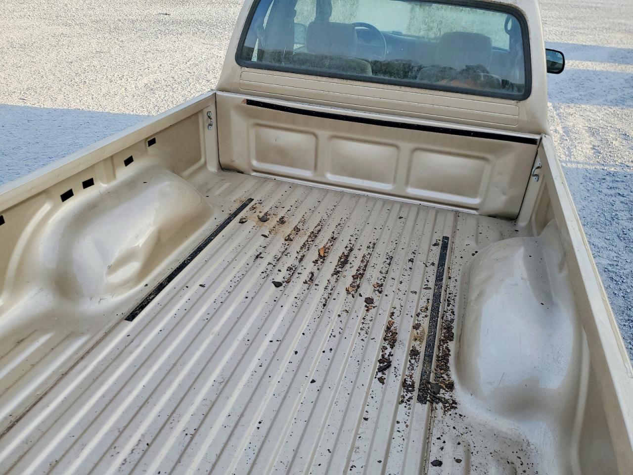 2003 TOYOTA TACOMA photo 10