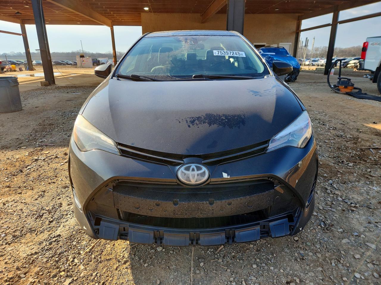 2018 TOYOTA COROLLA LE photo 13