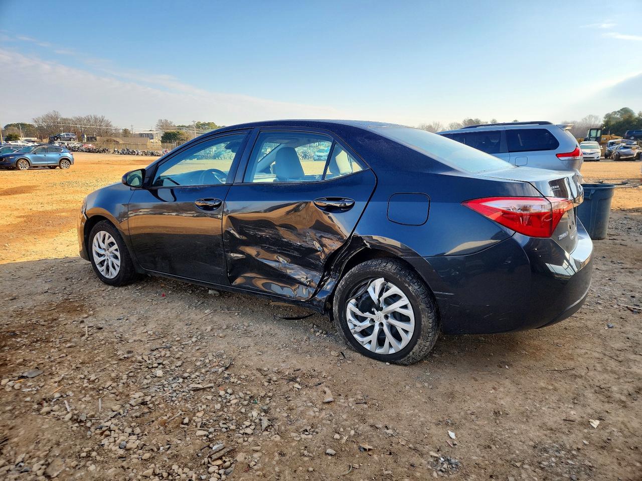 2018 TOYOTA COROLLA LE photo 4