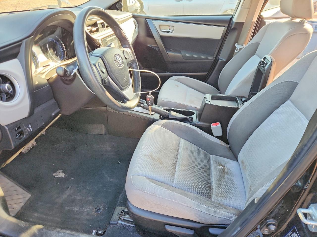 2018 TOYOTA COROLLA LE photo 19