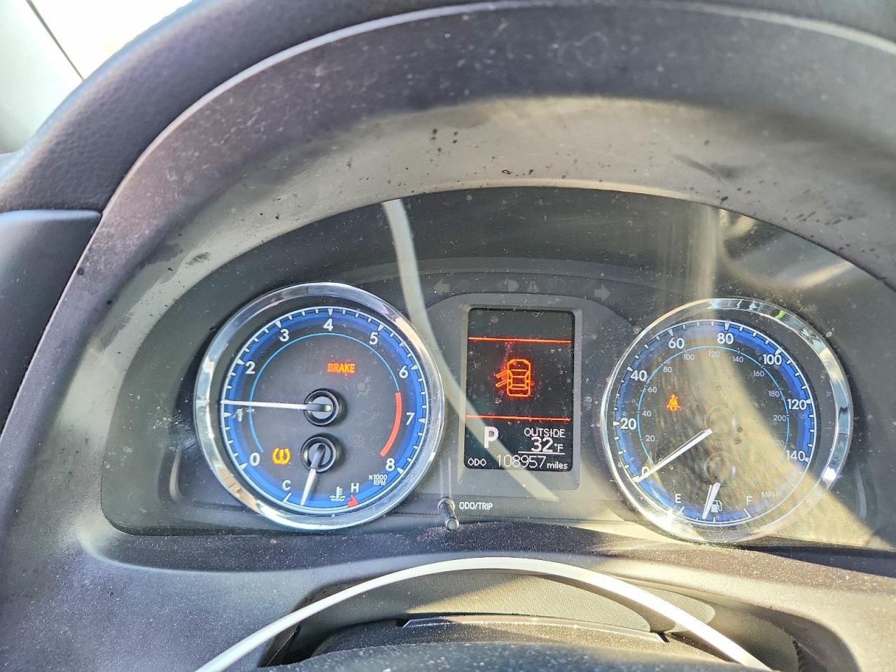 2018 TOYOTA COROLLA LE photo 25