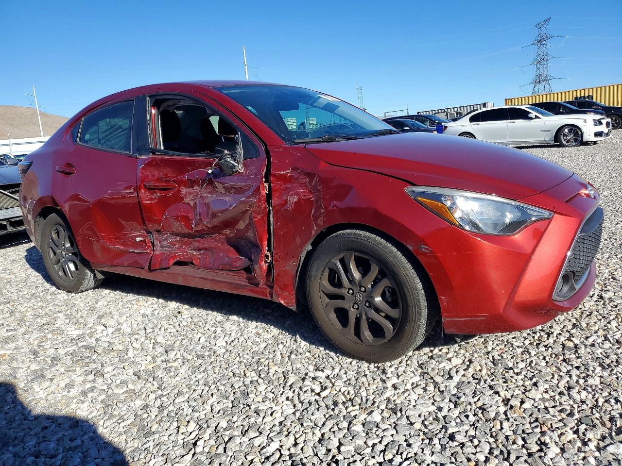 2019 TOYOTA YARIS LE photo 4