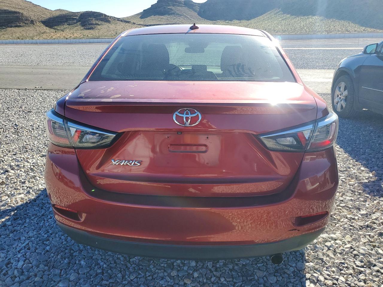 2019 TOYOTA YARIS LE photo 6