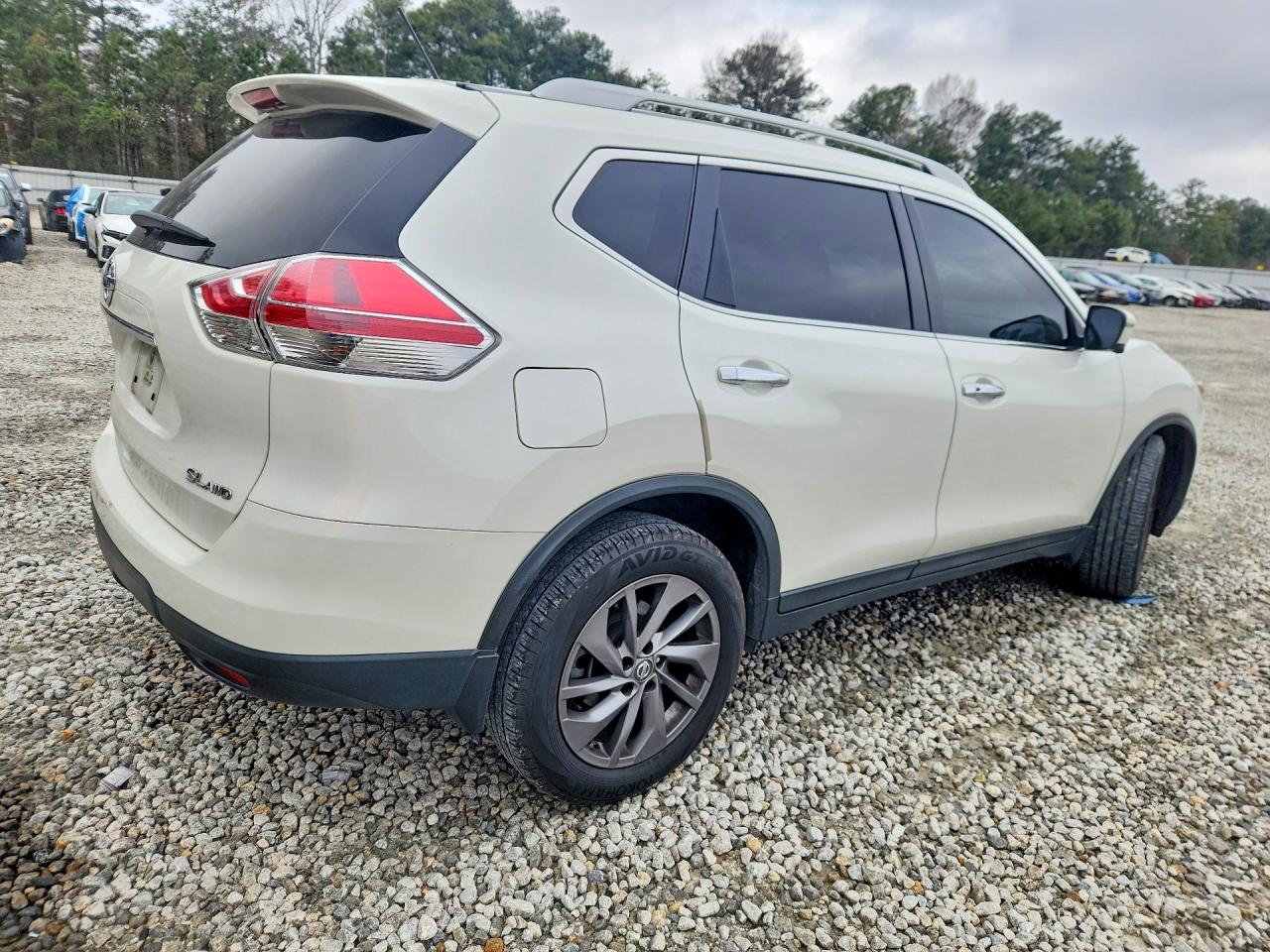 2016 NISSAN ROGUE SL photo 5
