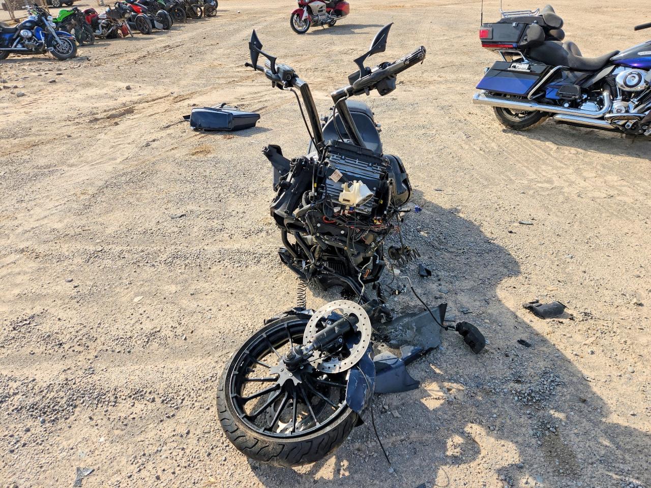 2019 HARLEY-DAVIDSON FLTRXS photo 3