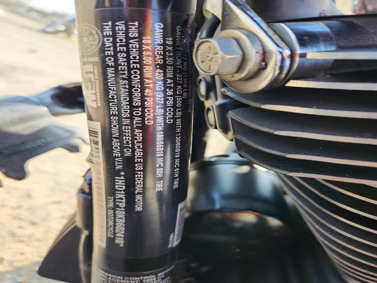 2019 HARLEY-DAVIDSON FLTRXS photo 17