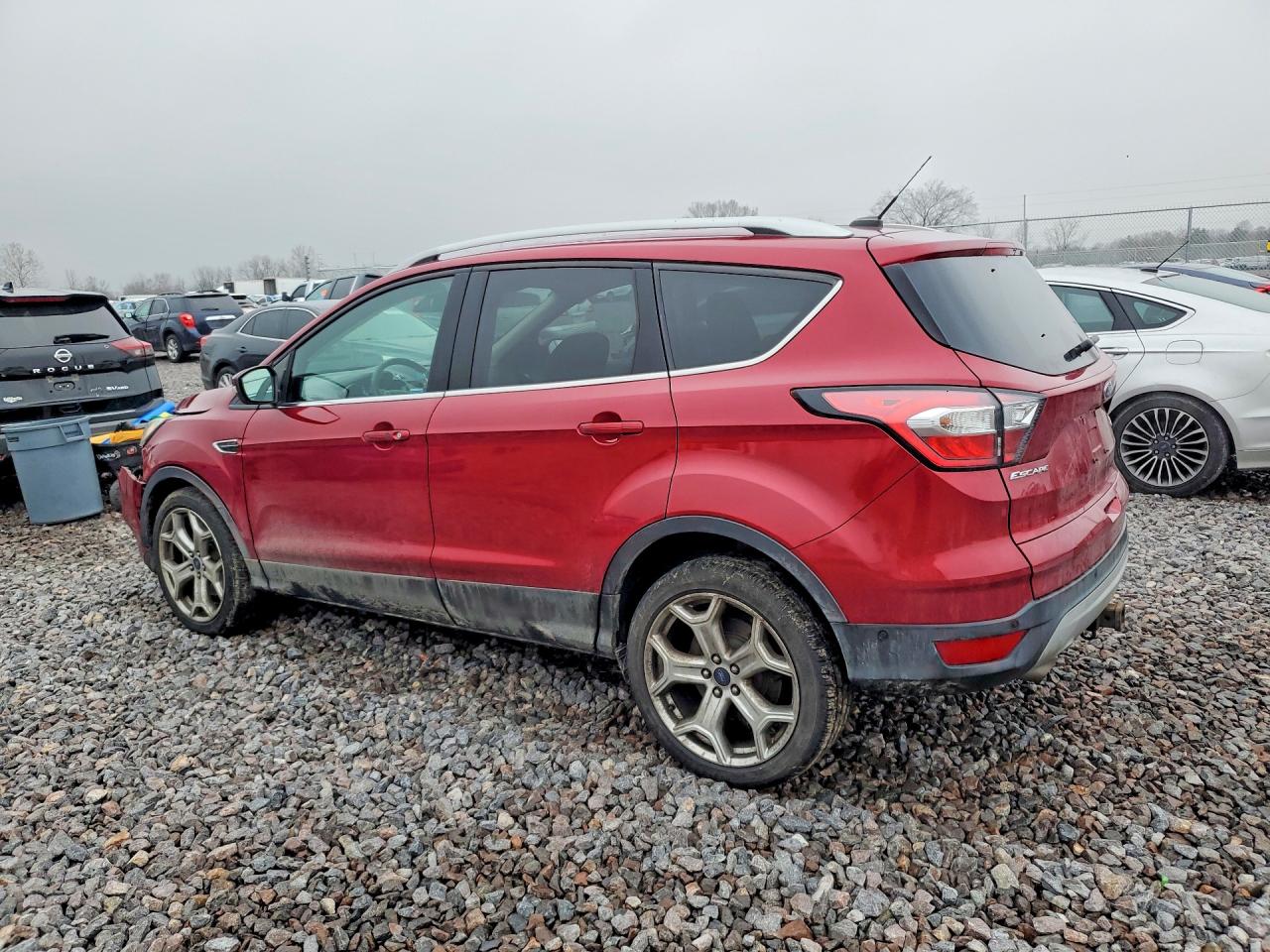 2017 FORD ESCAPE TITANIUM photo 2